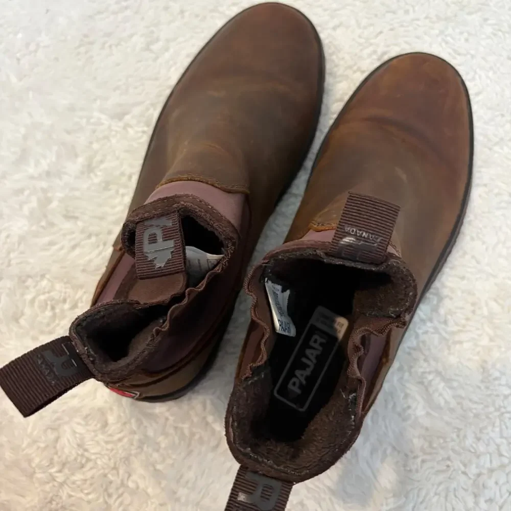 Pajar Men's 8 Gavel Pull Up Chelsea Boot Brown Leather Gorpcore Hiking Outdoors